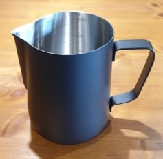 Milchkännchen 600 ml Pulverbeschichtet in Schwarz matt